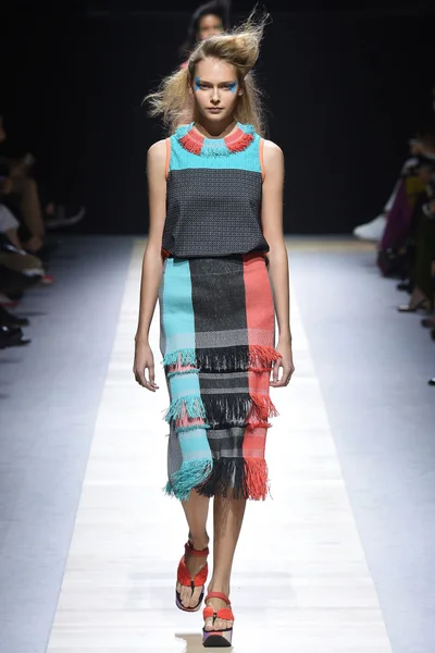Look 2